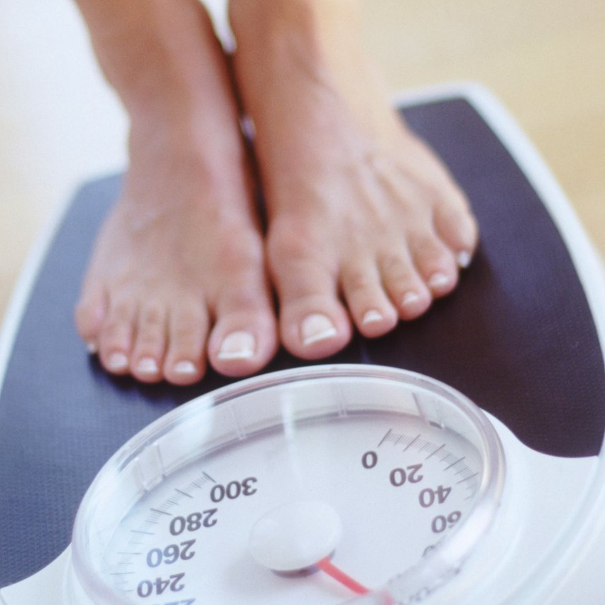 Từ bỏ những thói quen vào ban đêm có thể ngăn ngừa việc tăng cân